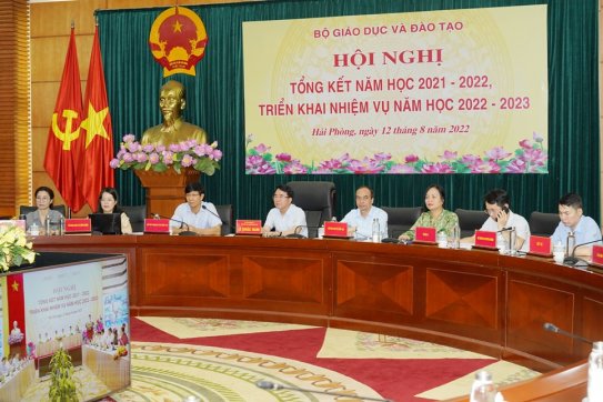 National Online Conference on summarizing the 2021 - 2022 school year and deploying the tasks for the 2022 - 2023 school year 