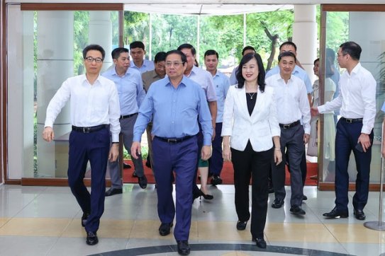 TỔNG THUẬT: Thủ tướng chủ trì Hội nghị 'Nâng cao công tác chăm sóc sức khỏe nhân dân; chủ động thích ứng linh hoạt, góp phần phục hồi nhanh, phát triển bền vững'
