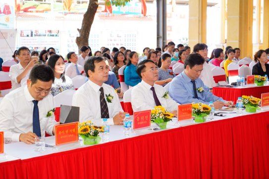 Khai trương Trung tâm Giáo dục thông minh về lĩnh vực Công nghệ thông tin do Hàn Quốc tài trợ