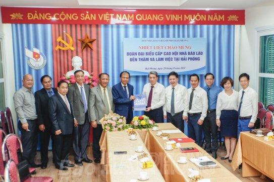Tăng cường hợp tác, thúc đẩy hoạt động báo chí giữa Hội Nhà báo Lào và Hội Nhà báo thành phố