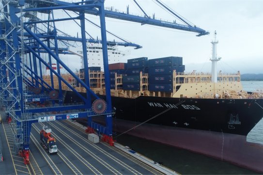 Thử nghiệm tiếp nhận tàu container trọng tải đến 145.000 DWT giảm tải vào Tân Cảng Hải Phòng