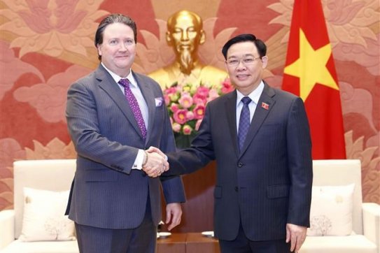 Top legislator hosts US Ambassador