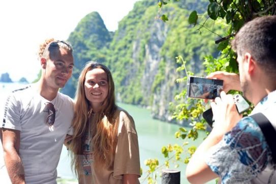 Cần chính sách visa cởi mở hơn để thu hút du khách quốc tế