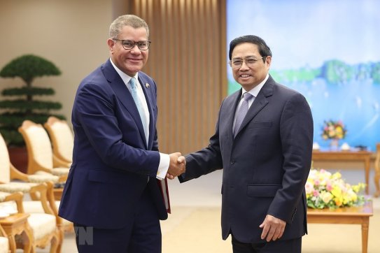 Thủ tướng Phạm Minh Chính tiếp Chủ tịch COP26 Alok Kumar Sharma