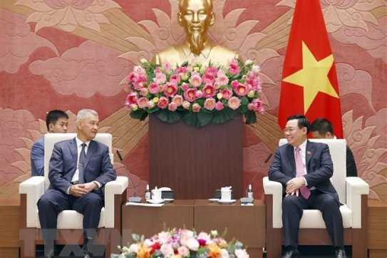 Vietnamese legislature ready to share experience with Laos: top legislator