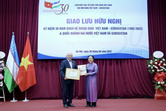Giao lưu hữu nghị nhân 30 năm quan hệ ngoại giao Việt Nam-Uzbekistan