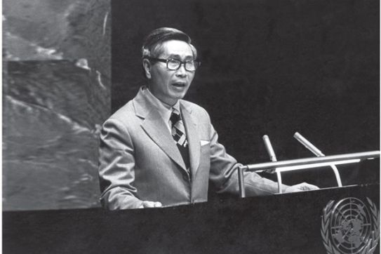 Nguyen Co Thach 장관: 훌륭 인민 외교관