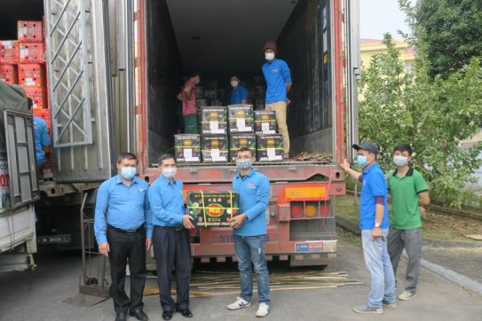 Công nhân viên chức lao động thành phố Hải Phòng chung tay hỗ trợ mua nông sản ùn tắc tại cửa khẩu Lạng Sơn