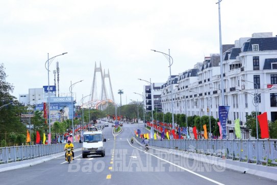Vươn mình xốc tới