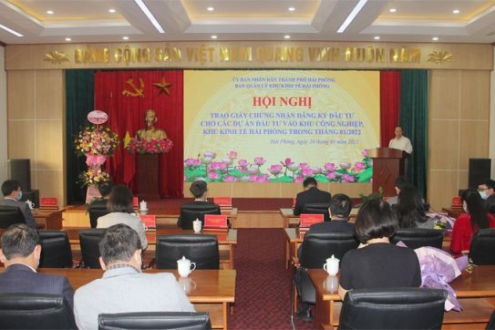 5 dự án với tổng nguồn vốn khoảng 229 triệu USD được trao chứng nhận đăng ký đầu tư