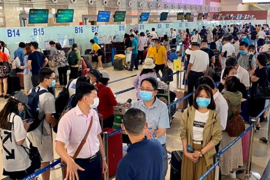 Bỏ test nhanh, khách không nên đến sân bay quá sớm tránh ùn tắc
