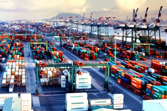 Hiện thực hóa khát vọng trung tâm logistics khu vực và toàn cầu