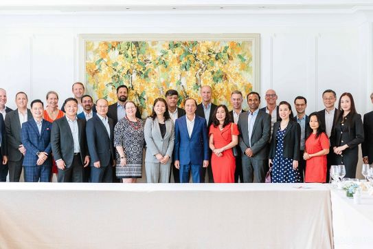 Thứ trưởng Ngoại giao Nguyễn Quốc Dũng gặp và làm việc với AmCham và Hiệp hội Doanh nghiệp TP Hồ Chí Minh