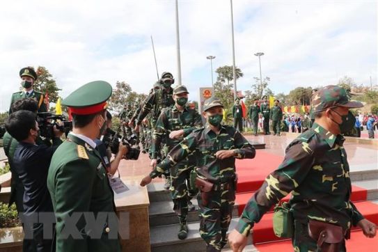 Chuyến thăm thể hiện quan hệ đặc biệt Việt Nam-Lào
