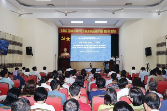 Tập huấn nghiệp vụ công tác tổ chức xây dựng đảng cho bí thư chi bộ, đảng bộ trong các doanh nghiệp ngoài nhà nước, hợp tác xã, đơn vị sự nghiệp ngoài công lập