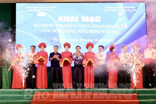 Khai mạc Hội chợ nông nghiệp và Triển lãm sản phẩm OCOP vùng đồng bằng sông Hồng năm 2023