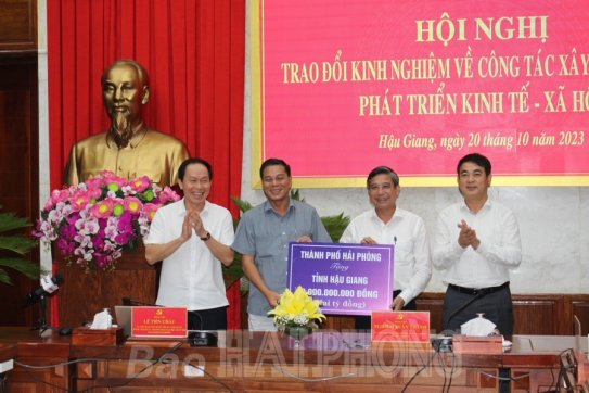 Tăng cường chia sẻ kinh nghiệm, hợp tác giữa thành phố Hải Phòng và tỉnh Hậu Giang