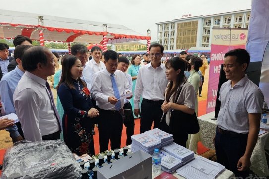 Kết nối doanh nghiệp, cơ sở đào tạo với người lao động giữa Hải Phòng - Yên Bái