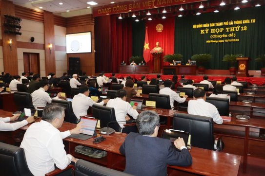 Quyết định về việc triệu tập Kỳ họp thứ 13 (kỳ họp thường lệ cuối năm 2023) HĐND thành phố khóa XVI (nhiệm kỳ 2021 - 2026)