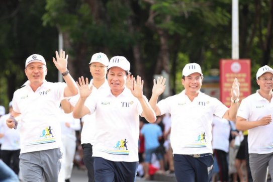 Bí thư Thành ủy Hải Phòng cùng 4.500 vận động viên tham gia Giải chạy S-Race 2023