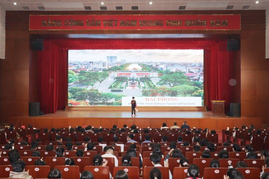 Quận Hồng Bàng: Hội thi thuyết trình tiếng Anh, năm học 2023 - 2024 với chủ đề “Hải Phòng - tầm nhìn 2030”