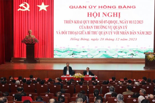 Thường trực Quận ủy Hồng Bàng đối thoại với Nhân dân năm 2023