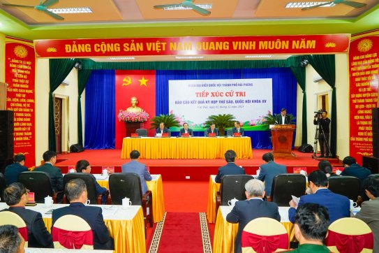 Cử tri huyện Cát Hải kiến nghị Chính phủ sớm ban hành Quy hoạch không gian biển quốc gia