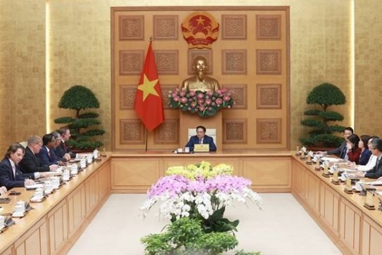 范明正总理建议欧盟-东盟商务理事会继续与越南企业同行