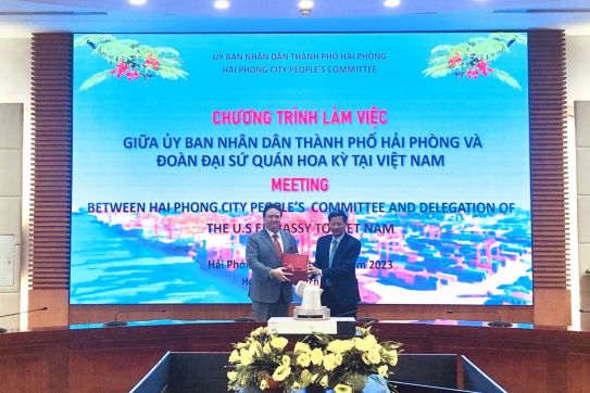 美国驻越南大使馆代表团赴海防市进行工作访问