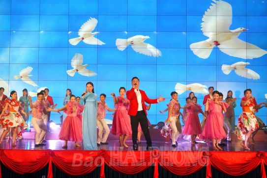 Hào hùng giai điệu thi đua