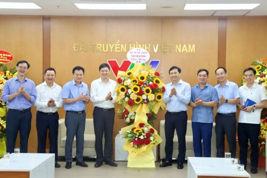 Lãnh đạo thành phố chúc mừng các cơ quan báo chí Trung ương nhân Kỷ niệm 98 năm Ngày Báo chí Cách mạng Việt Nam