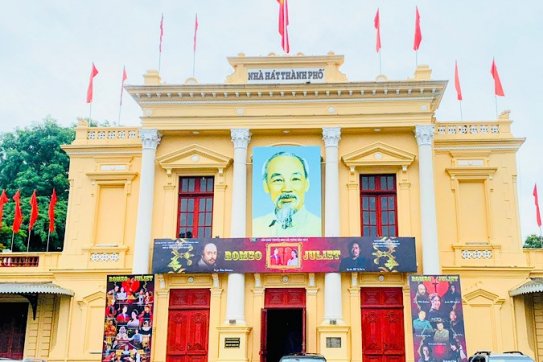 Nhà hát thành phố Hải Phòng bắt đầu “sáng đèn”
