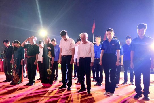 Lễ thắp nến tri ân các Anh hùng liệt sỹ năm 2023: Mỗi ngọn nến thắp sáng - Vạn tấm lòng tri ân