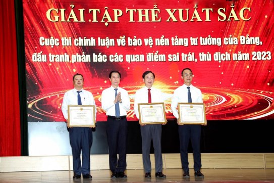 Trao giải cho 3 tập thể và 33 tác phẩm xuất sắc trong Cuộc thi viết chính luận về bảo vệ nền tảng tư tưởng của Đảng, đấu tranh phản bác các quan điểm sai trái, thù địch năm 2023