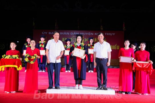 Huyện Kiến Thụy: Tôn vinh, biểu dương 55 giáo viên và 175 học sinh tiêu biểu