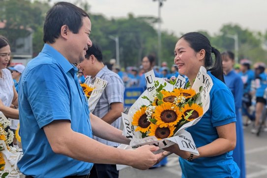 Gần 150 vận động viên tham dự Giải đua xe đạp năm 2023 do Công đoàn ngành Công Thương phát động