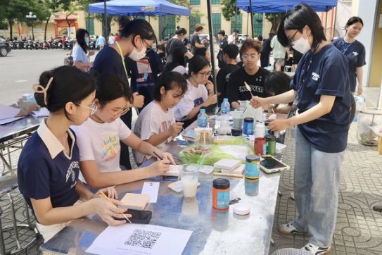 Triển lãm “Vi họa” trưng bày 42 tác phẩm về đề tài “Trí tuệ nhân tạo trong nghệ thuật”
