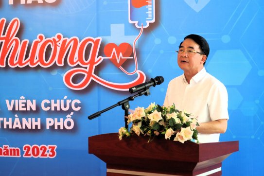 Công nhân, viên chức, người lao động thành phố tích cực tham gia Ngày hội hiến máu “Giọt hồng yêu thương”