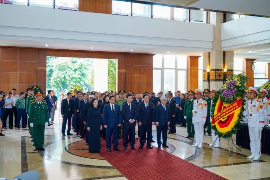 Lãnh đạo Đảng, Nhà nước viếng Phó Thủ tướng Lê Văn Thành