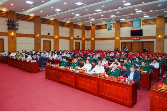 Thực hiện Nghị quyết Trung ương 8 khóa XI: Hải Phòng củng cố vững chắc nền quốc phòng toàn dân và an ninh nhân dân, xây dựng lực lượng vũ trang vững mạnh