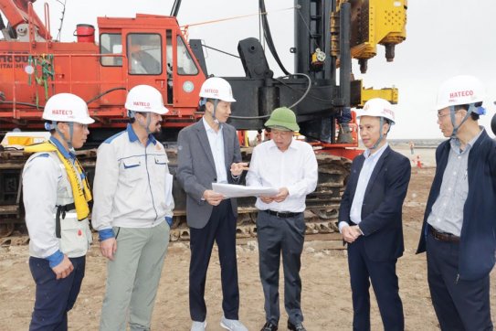 Phấn đấu hoàn thành Bến cảng số 5, số 6 Khu bến cảng Lạch Huyện vào quý IV/2024