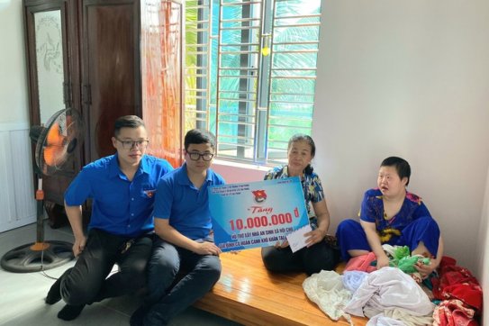 Lá chắn thép nơi đất cảng - 'sáng y đức, thắm màu Đoàn'