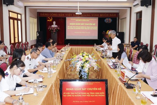 Ban Kinh tế - Ngân sách HĐND thành phố giám sát thu phí sử dụng hạ tầng khu vực cảng biển tại Cảng vụ đường thủy nội địa Hải Phòng