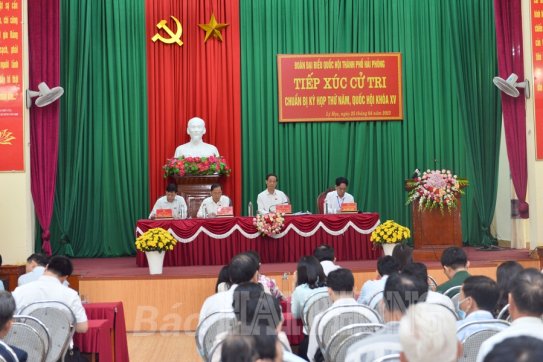 Đoàn đại biểu Quốc hội thành phố tiếp xúc cử tri huyện Vĩnh Bảo