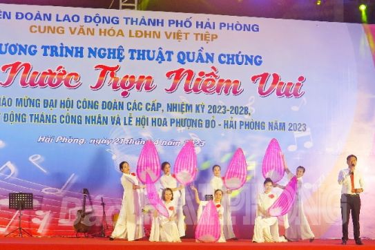 13 tiết mục sôi động tham gia chương trình nghệ thuật quần chúng “Đất nước trọn niềm vui”