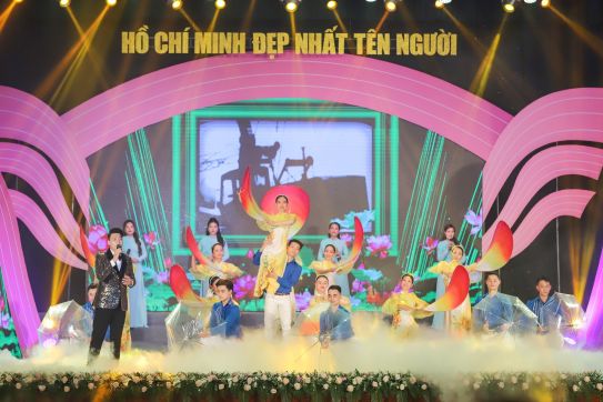 Chương trình nghệ thuật “Hồ Chí Minh đẹp nhất tên Người” kỷ niệm 133 năm ngày sinh Chủ tịch Hồ Chí Minh vĩ đại