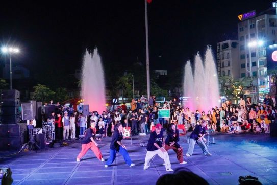 Festival Âm nhạc đường phố diễn ra vào tối thứ 7 hàng tuần trong tháng 5/2023