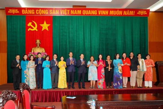 Đoàn đại biểu cấp cao Hội liên hiệp phụ nữ Cuba thăm và làm việc tại Hải Phòng