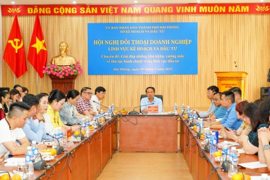 65 doanh nghiệp tham gia đối thoại tháo gỡ những vướng mắc trong thực hiện thủ tục hành chính lĩnh vực đầu tư