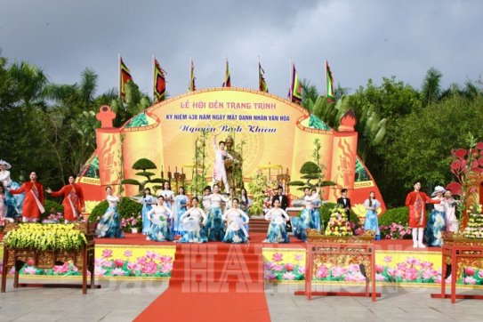 Tưng bừng Lễ hội Đền thờ Trạng Trình Nguyễn Bỉnh Khiêm